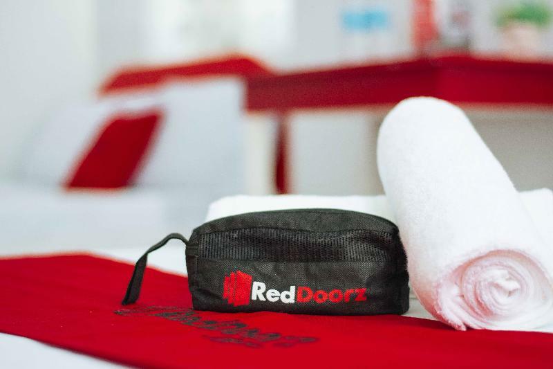 Reddoorz Near Oslob Whale Shark Watching Area Hotel Tanawan Exterior foto